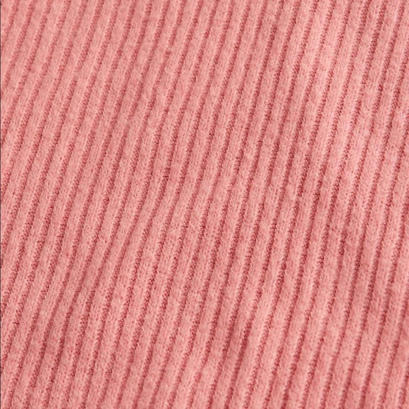 NWT Hollister Crop Turtle Neck Long Sleeve - Picture 3 of 6